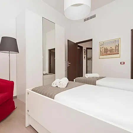 Ungaretti Vatican Apartment-3